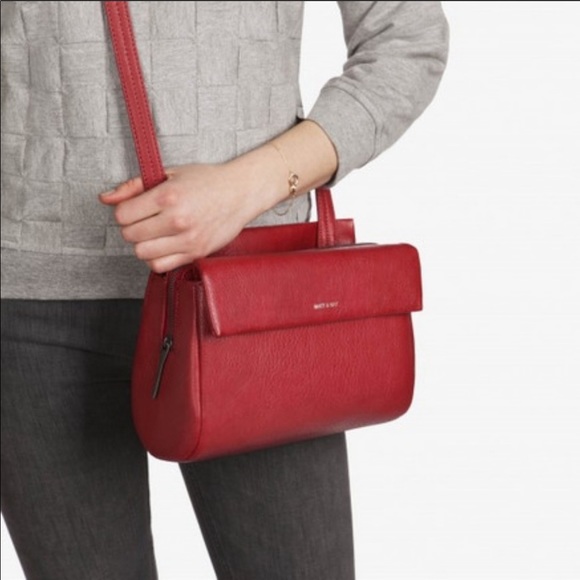 Matt & Nat blinkin red crossbody bag - Picture 2 of 6